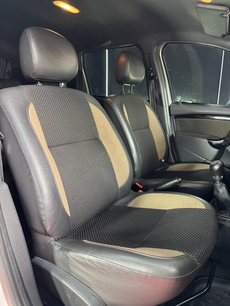 
								RENAULT DUSTER DYNAMIQUE 4X4 MT 2.0 full									