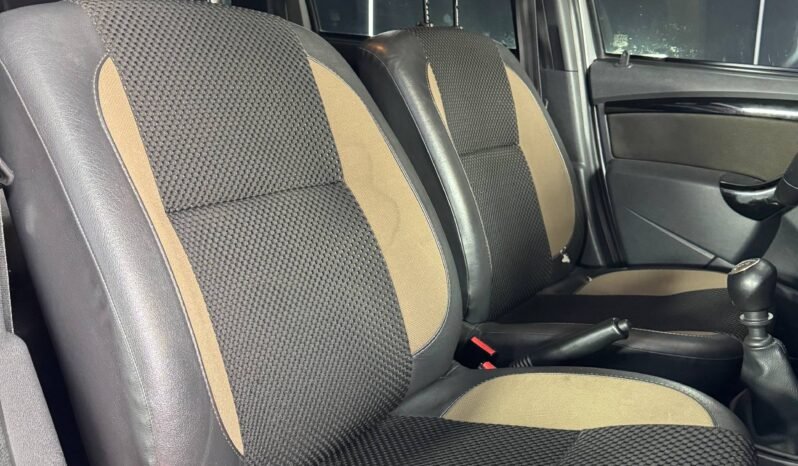 
								RENAULT DUSTER DYNAMIQUE 4X4 MT 2.0 full									