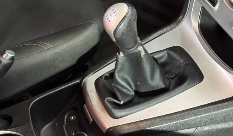 
								FORD FIESTA SE MT 1.6 SD full									