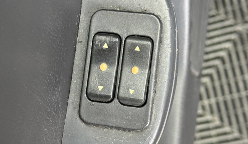 
								NISSAN SENTRA B13 1.6 AT SEDAN full									