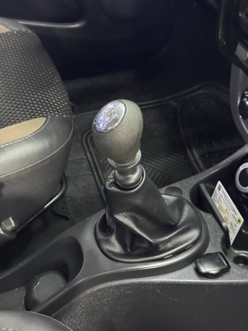 
								RENAULT DUSTER DYNAMIQUE 4X4 MT 2.0 (FUE PLACA PÚBLICA) full									