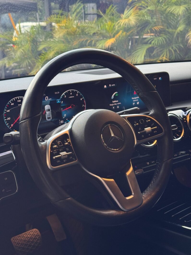 
								MERCEDES-BENZ A200 SEDAN AT 1.3CC TURBO full									