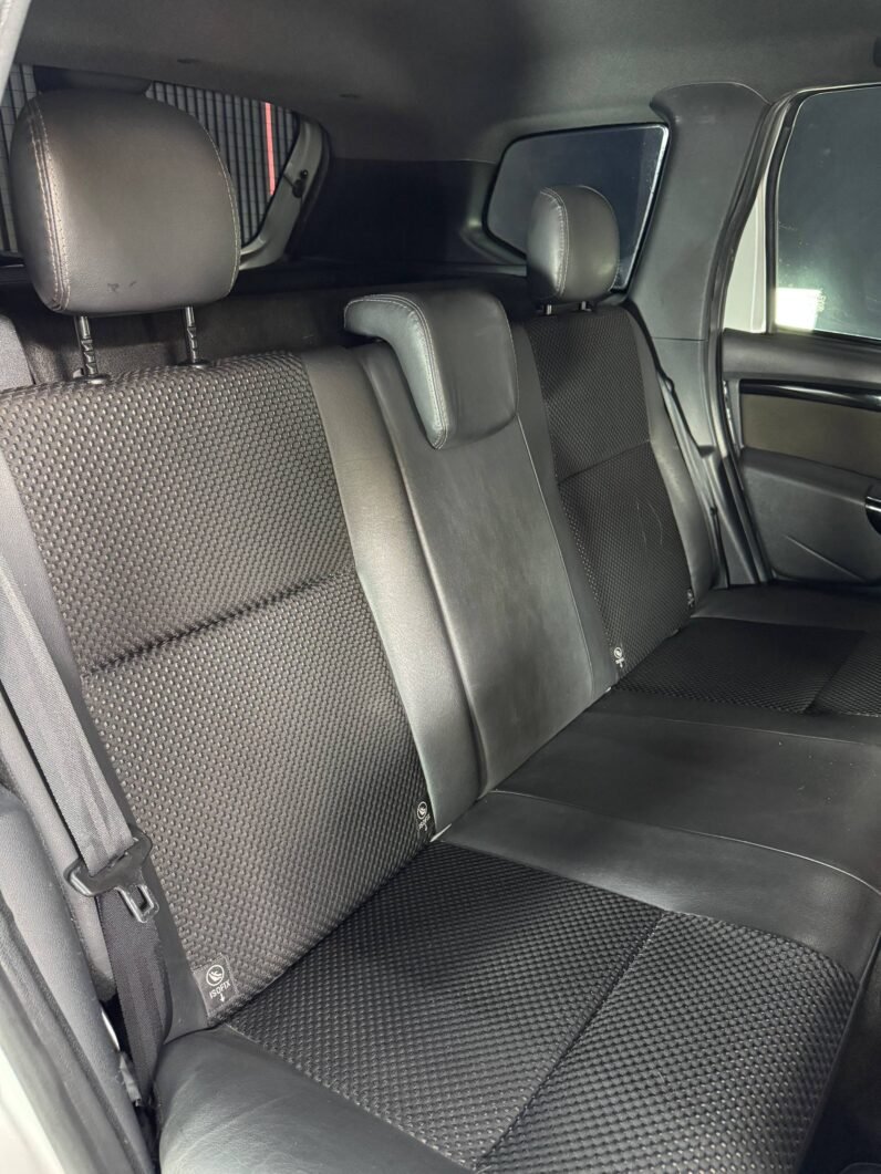 
								RENAULT DUSTER DYNAMIQUE 4X4 MT 2.0 full									