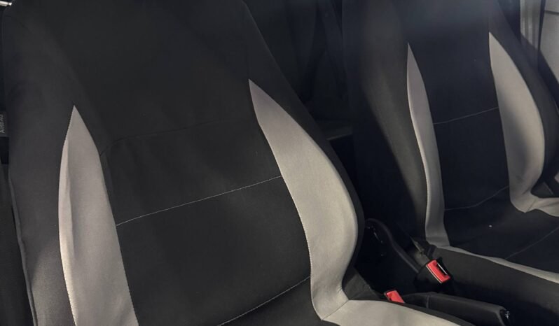 
								VOLKSWAGEN GOL TRENDLINE AT 1.6 full									