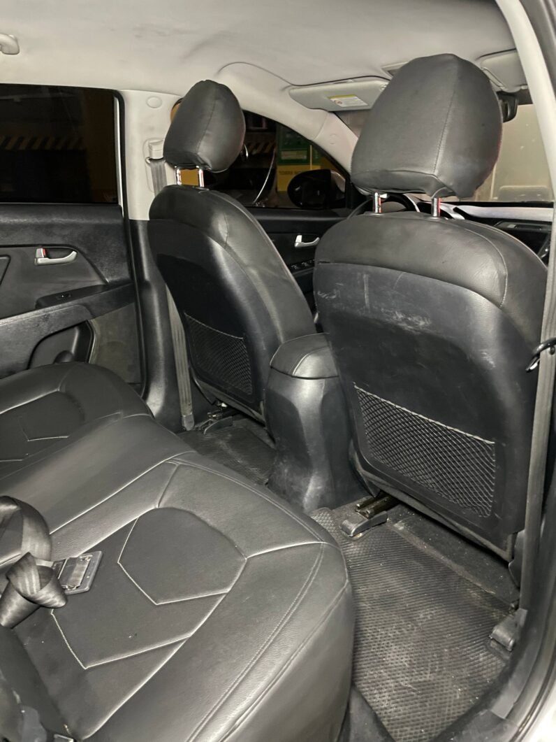 
								KIA SPORTAGE REVOLUTION 4X4 DIESEL full									