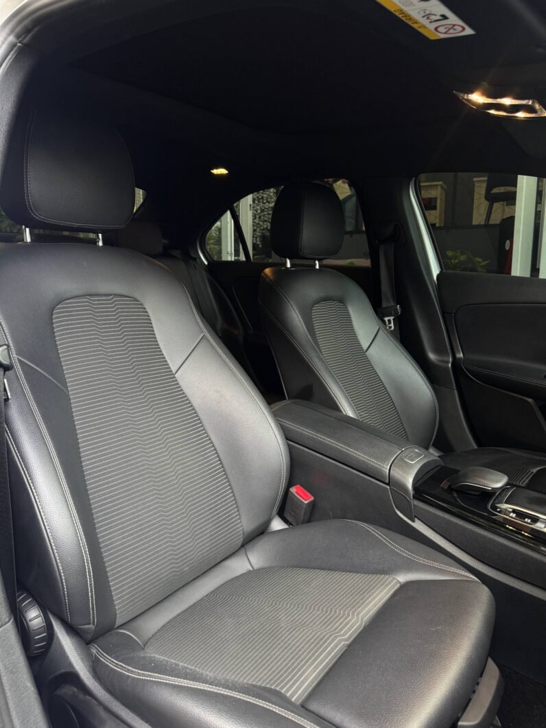
								MERCEDES-BENZ A200 SEDAN AT 1.3CC TURBO full									