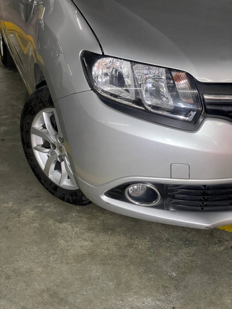 
								RENAULT LOGAN PRIVILEGE AT 1.6 SD full									