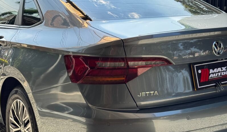 
								VOLKSWAGEN JETTA HIGHLINE TSI 1.4 AT full									