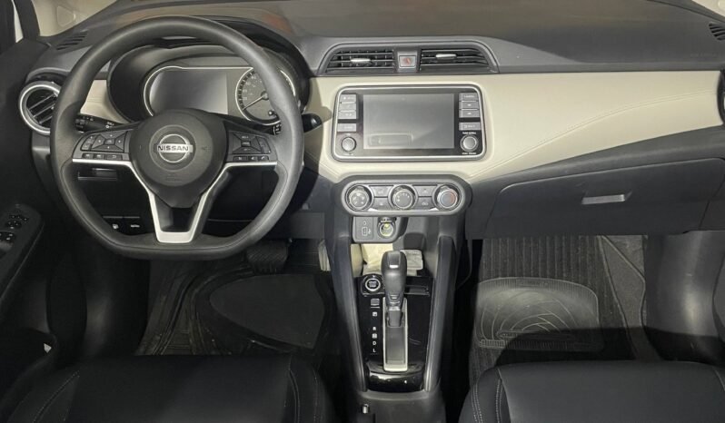 
								NISSAN VERSA ADVANCE AT 1.6 full									