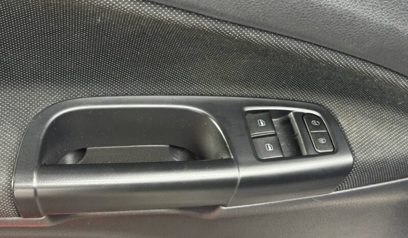
								VOLKSWAGEN GOL TRENDLINE AT 1.6 full									