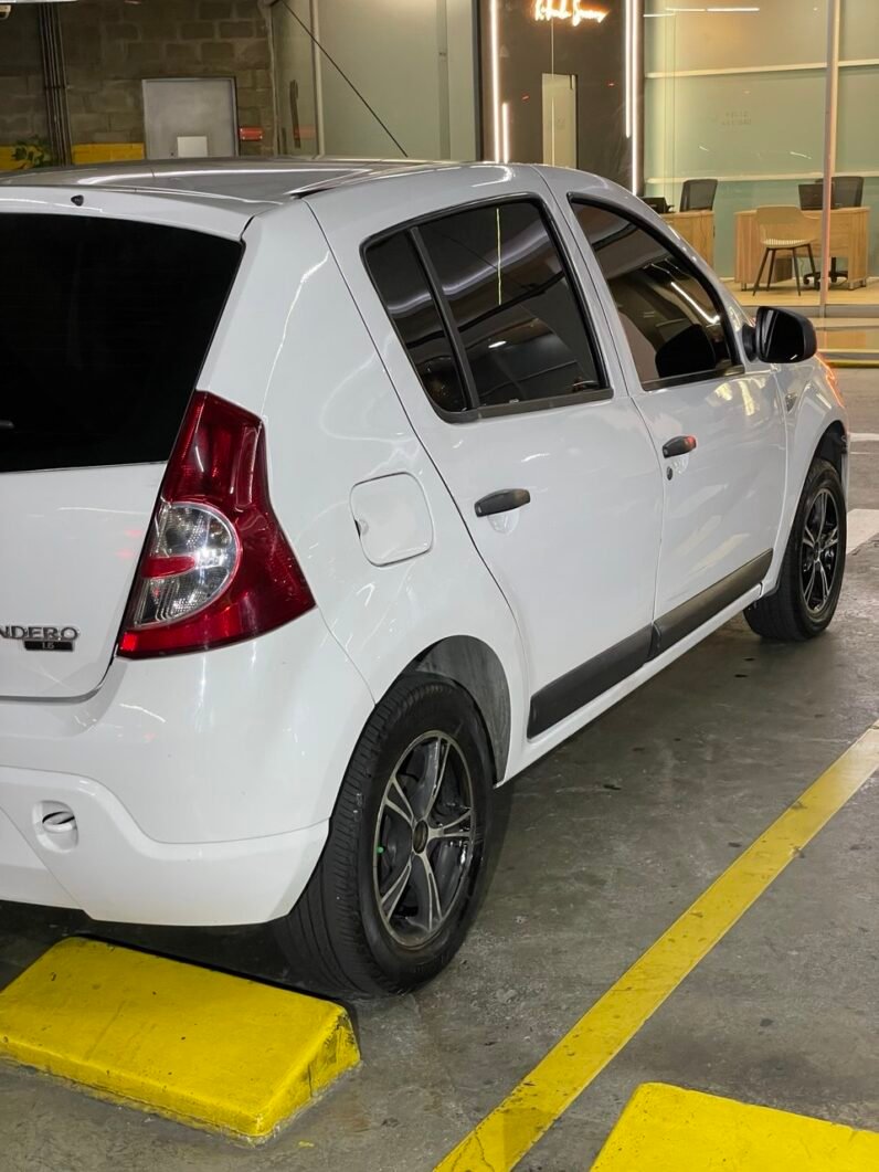 
								RENAULT SANDERO EXPRESSION 1.6 MT full									