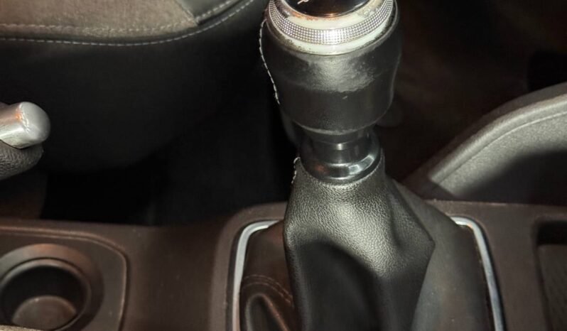 
								RENAULT DUSTER DYNAMIQUE 1.6 MT 4X2 full									