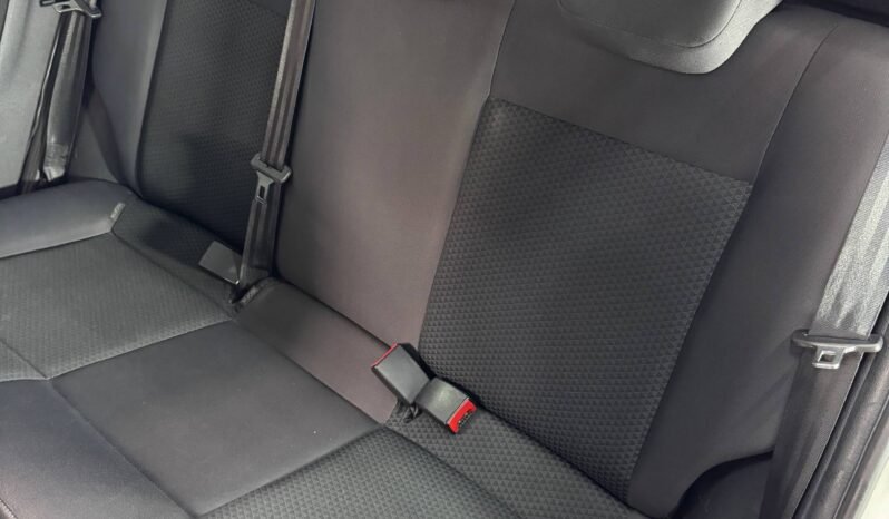 
								VOLKSWAGEN VOYAGE COMFORTLINE MT 1.6L full									