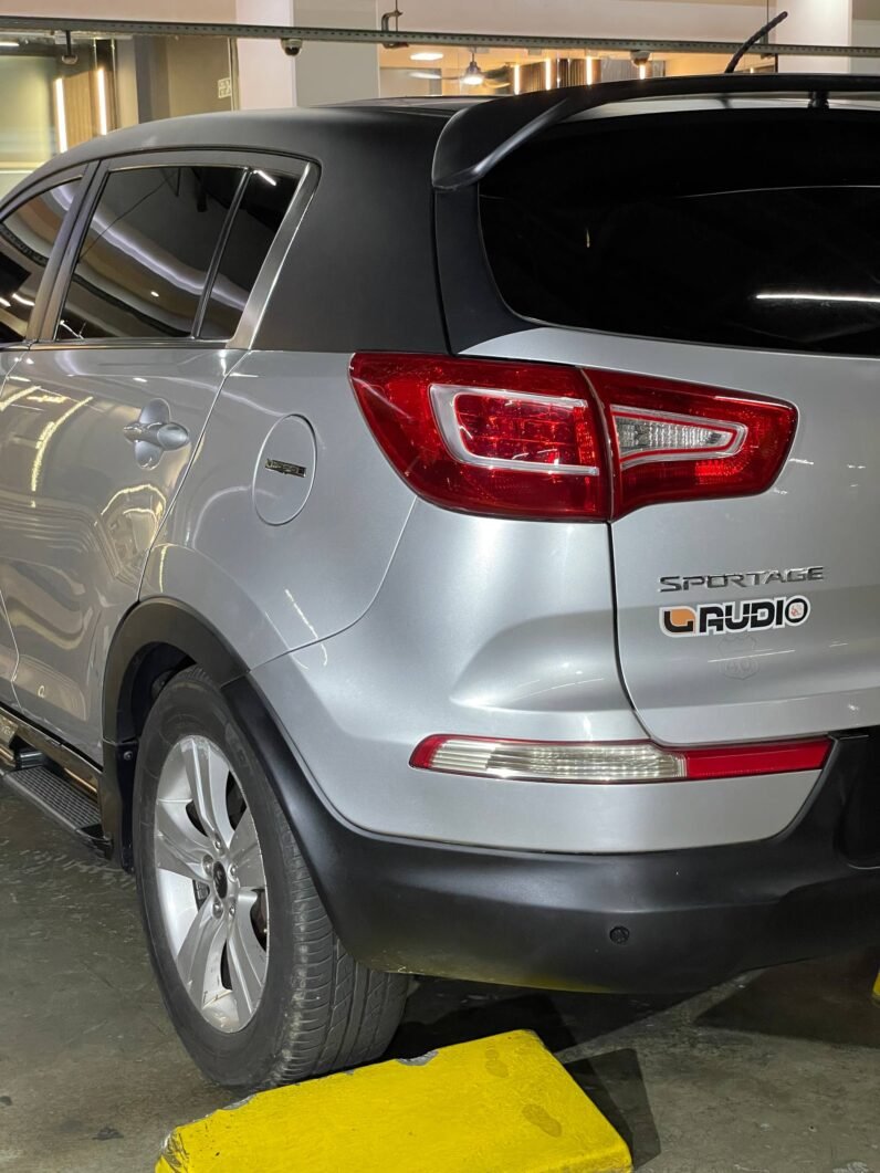 
								KIA SPORTAGE REVOLUTION 4X4 DIESEL full									