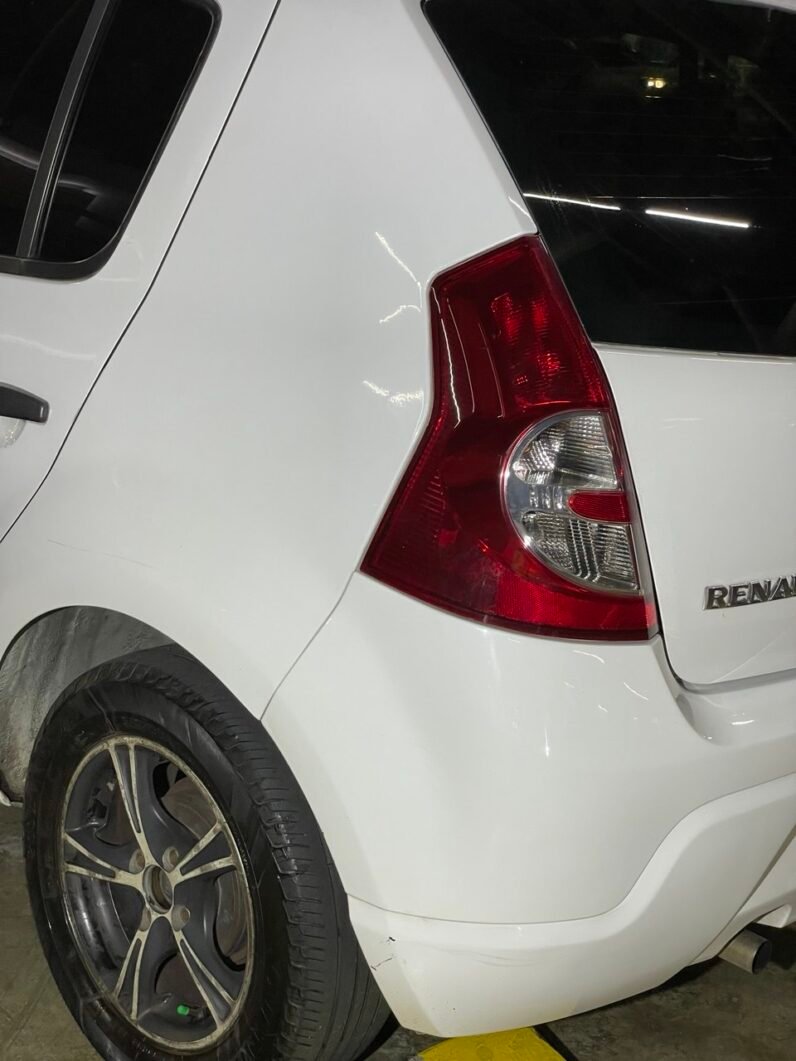 
								RENAULT SANDERO EXPRESSION 1.6 MT full									