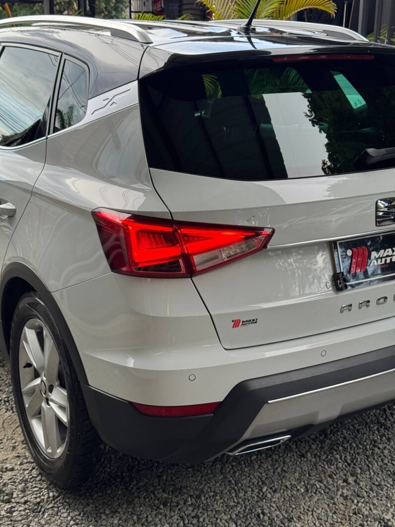 
								SEAT ARONA FR AUT 1.6L full									
