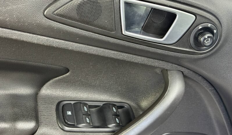 
								FORD FIESTA TITANIUM AT 1.6 full									