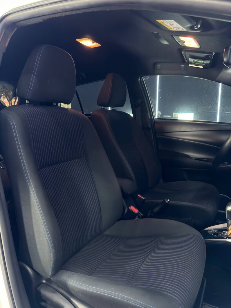 
								TOYOTA YARIS  AT 1.5 full									