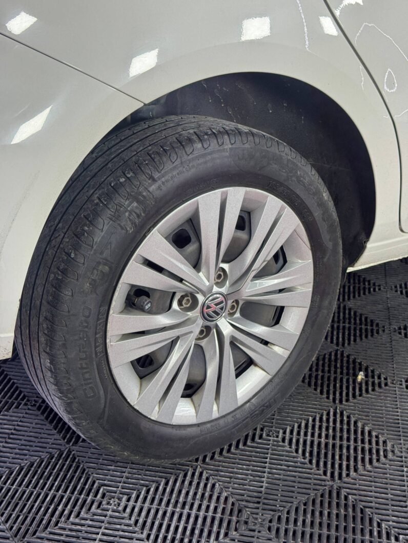 
								VOLKSWAGEN GOL TRENDLINE AT 1.6 full									