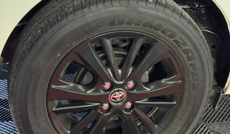 
								TOYOTA YARIS  AT 1.5 full									