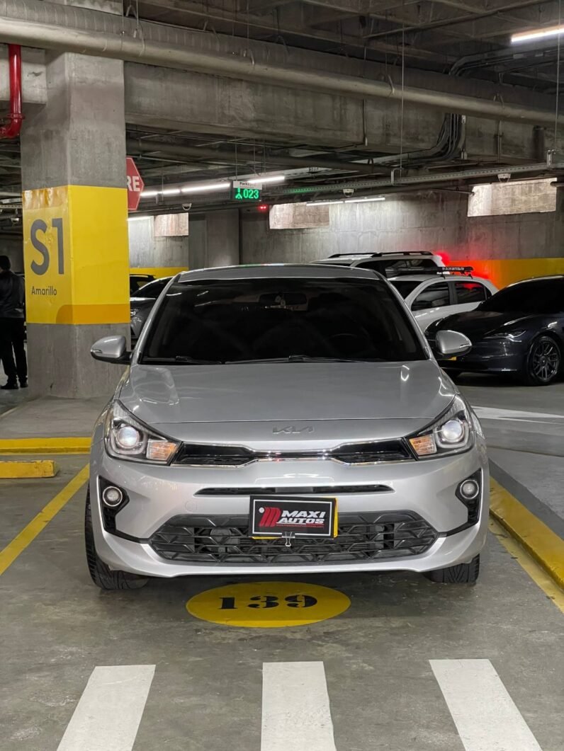
								KIA RIO ZENITH AT 1.4 HB full									