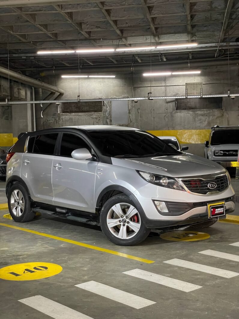 
								KIA SPORTAGE REVOLUTION 4X4 DIESEL full									
