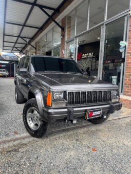JEEP CHEROKEE LAREDO 4.0L MT