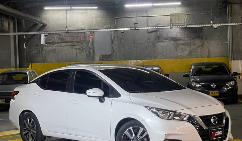 
								NISSAN VERSA ADVANCE AT 1.6 full									