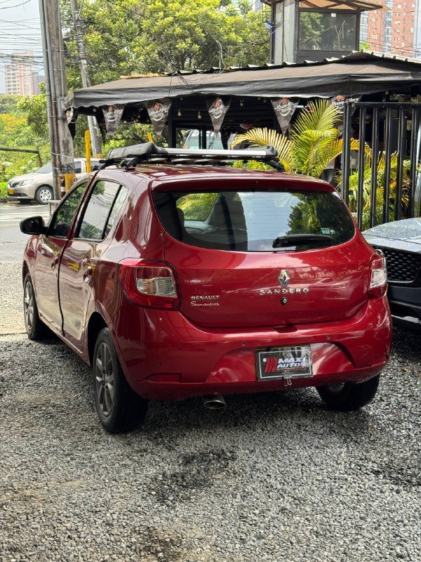 RENAULT SANDERO LIFE + MT 1.6 SD