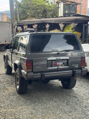 JEEP CHEROKEE LAREDO 4.0L MT