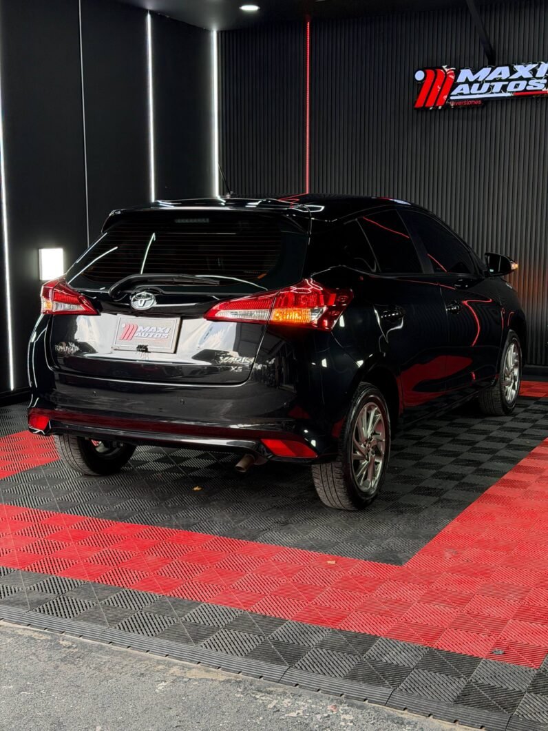 
								TOYOTA YARIS  AT 1.5 full									