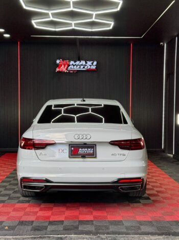 AUDI A4 2.0L AT