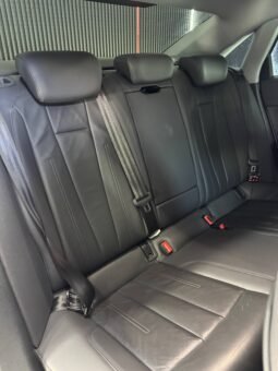 
										AUDI A4 2.0L AT full									