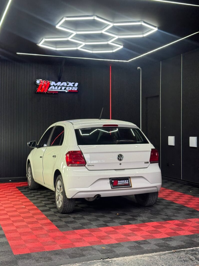 
								VOLKSWAGEN GOL TRENDLINE AT 1.6 full									