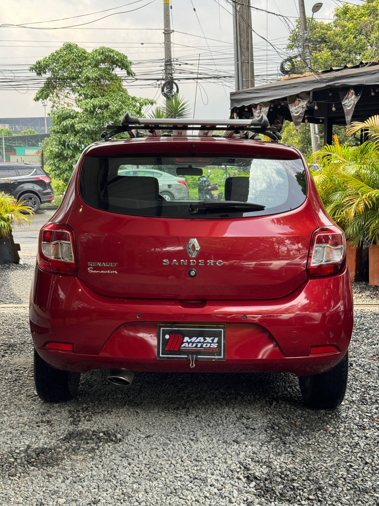 RENAULT SANDERO LIFE + MT 1.6 SD