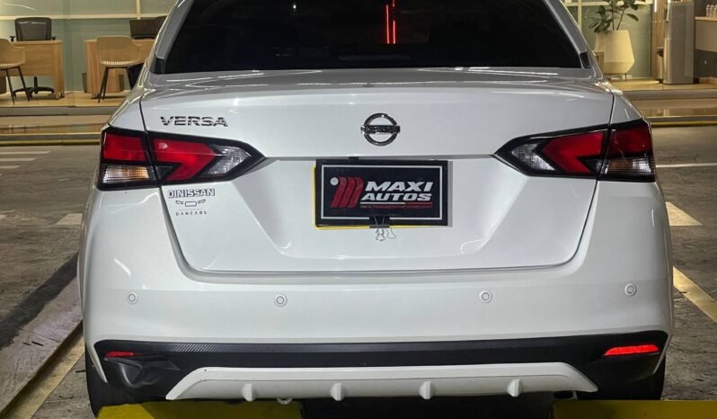 
								NISSAN VERSA ADVANCE AT 1.6 full									