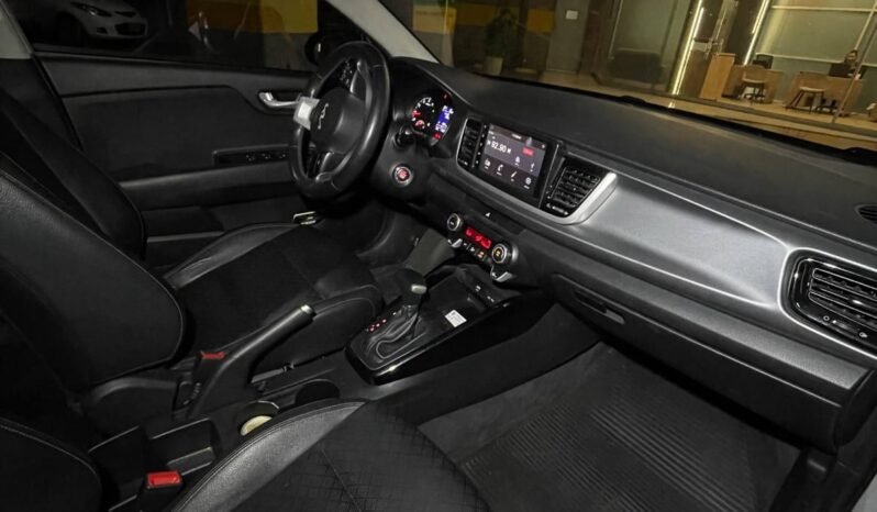 
								KIA RIO ZENITH AT 1.4 HB full									