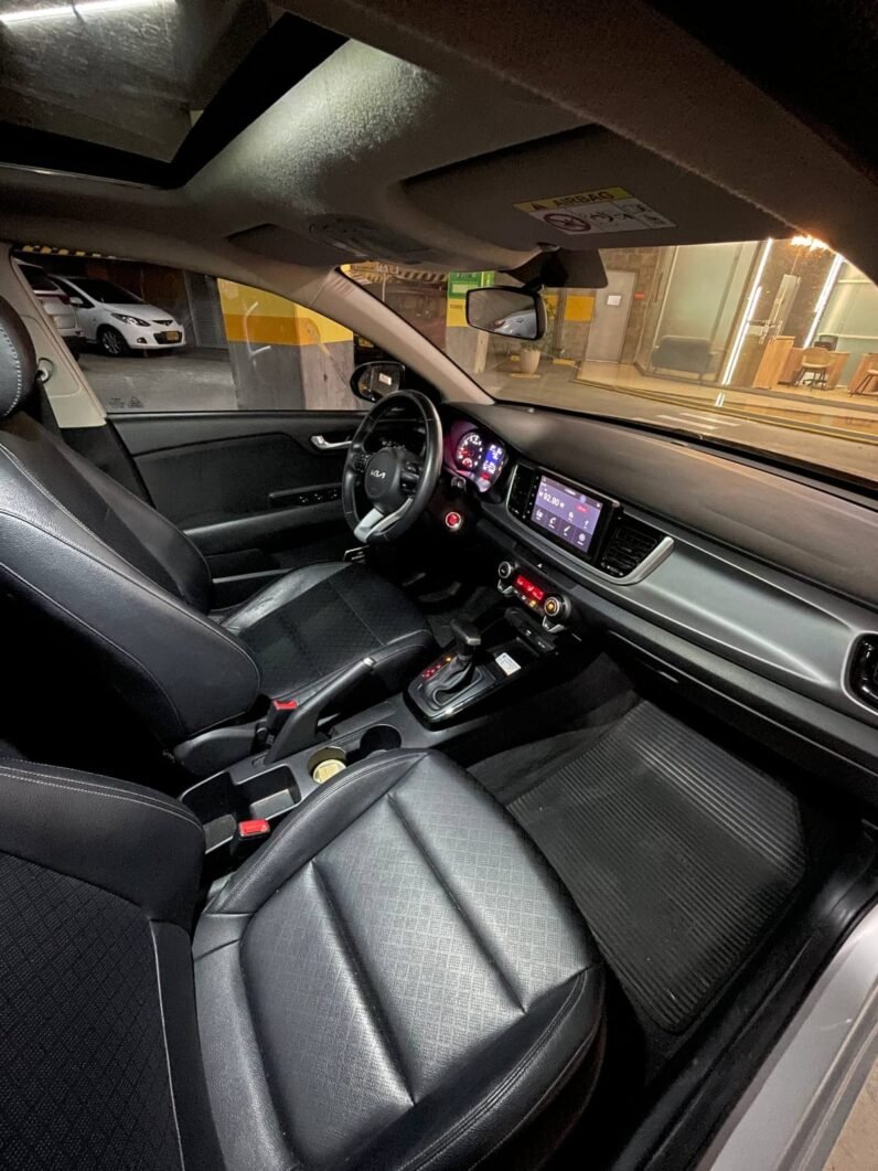 
								KIA RIO ZENITH AT 1.4 HB full									