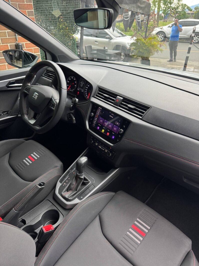 
								SEAT ARONA FR AUT 1.6L full									
