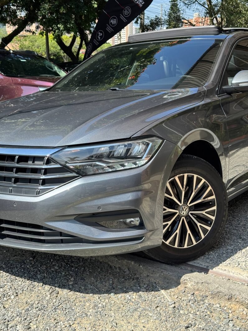 
								VOLKSWAGEN JETTA HIGHLINE TSI 1.4 AT full									