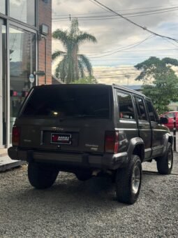 JEEP CHEROKEE LAREDO 4.0L MT