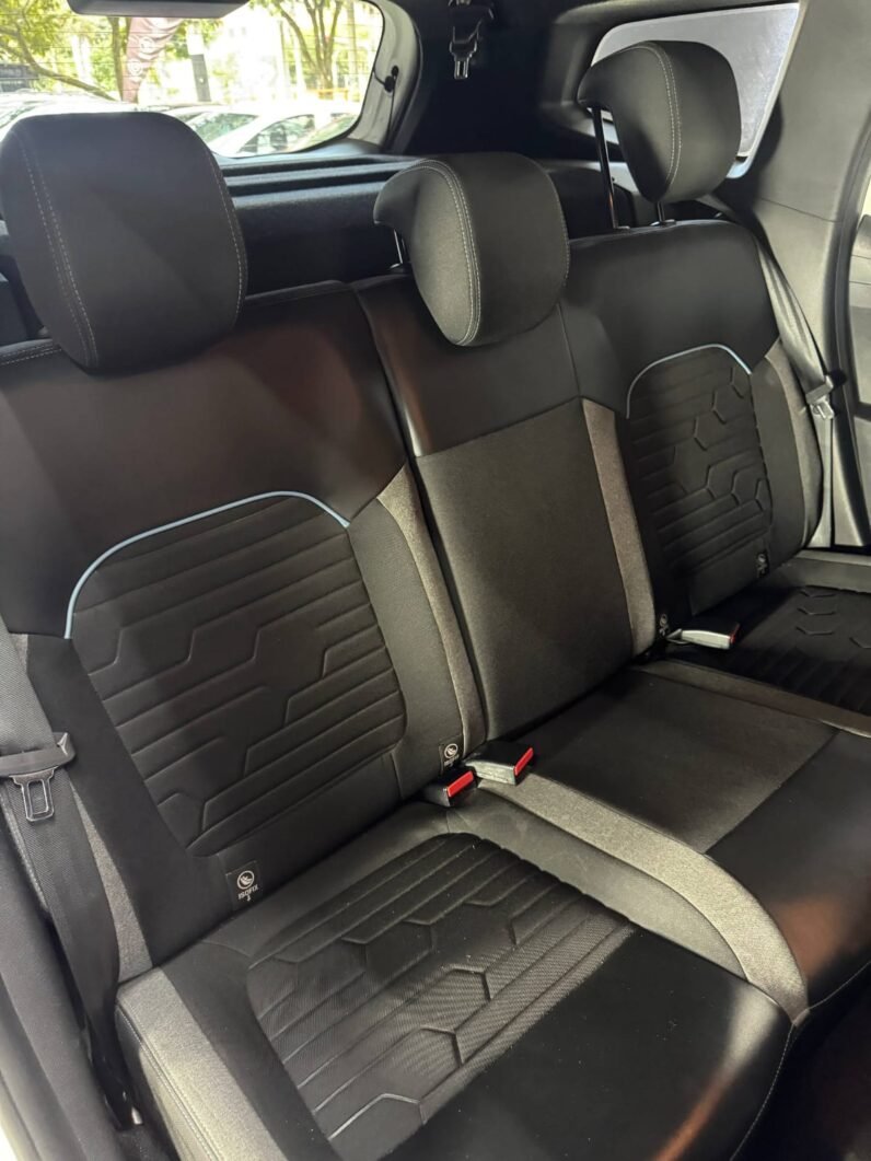 
								RENAULT DUSTER DYNAMIQUE 1.6 MT 4X2 full									