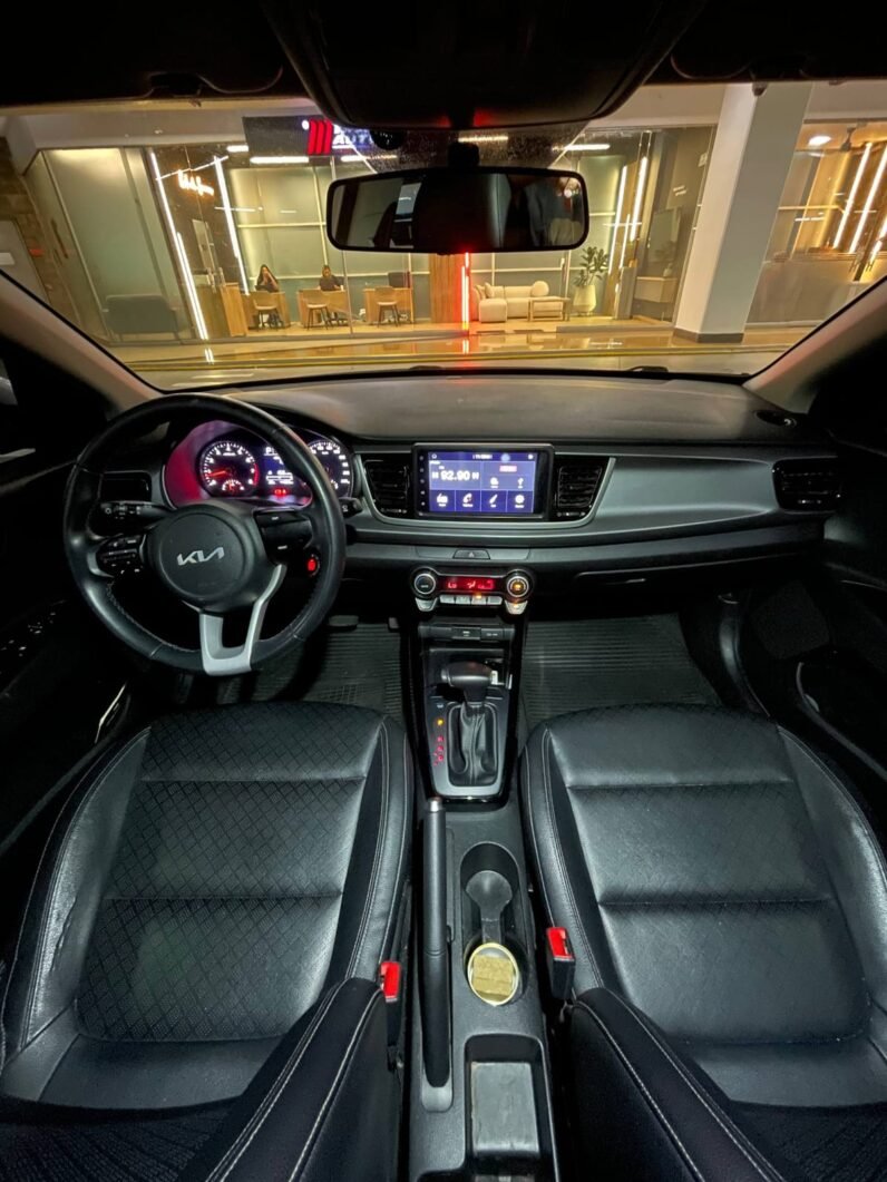 
								KIA RIO ZENITH AT 1.4 HB full									