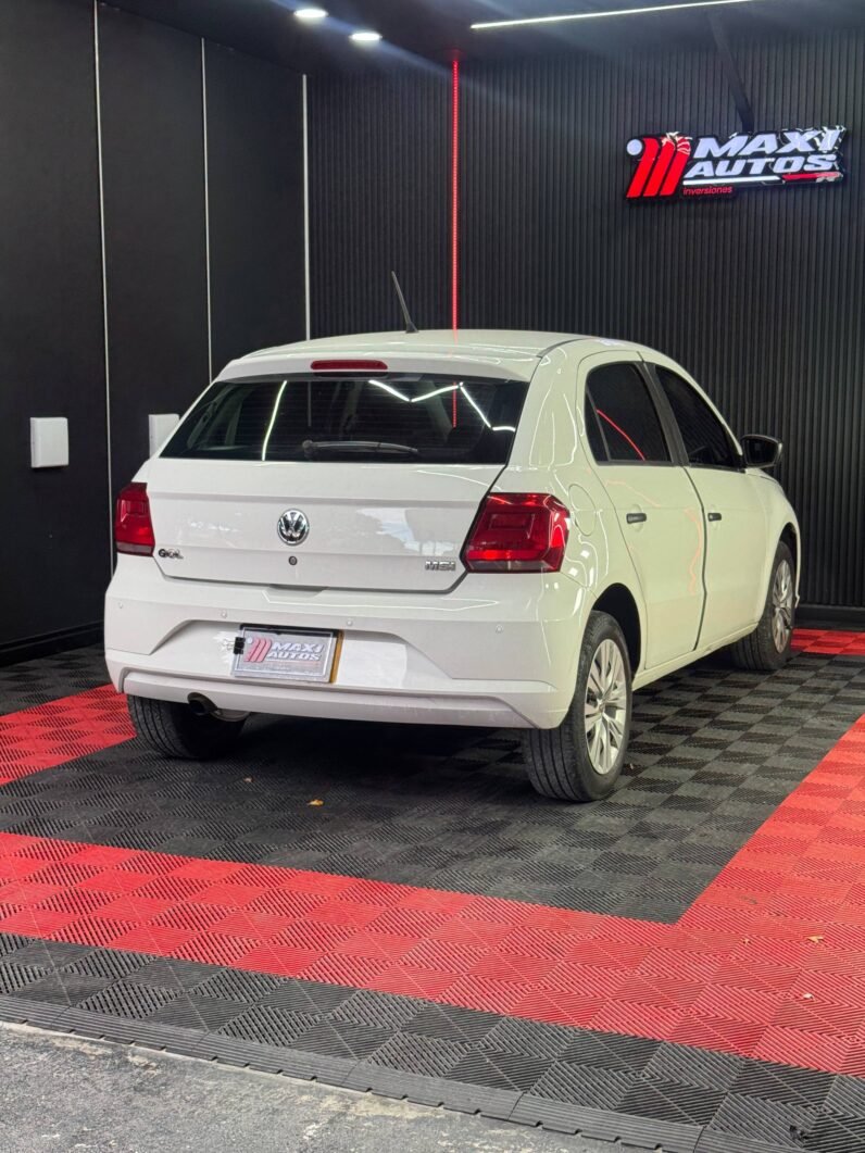 
								VOLKSWAGEN GOL TRENDLINE AT 1.6 full									