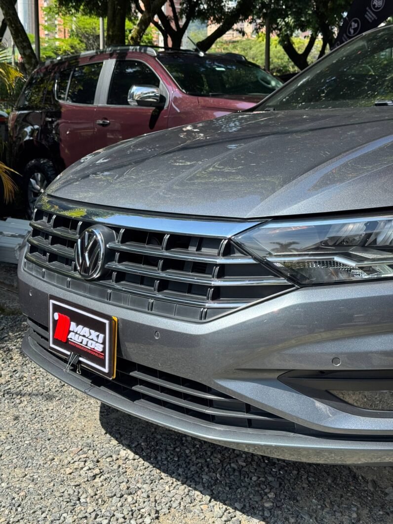 
								VOLKSWAGEN JETTA HIGHLINE TSI 1.4 AT full									