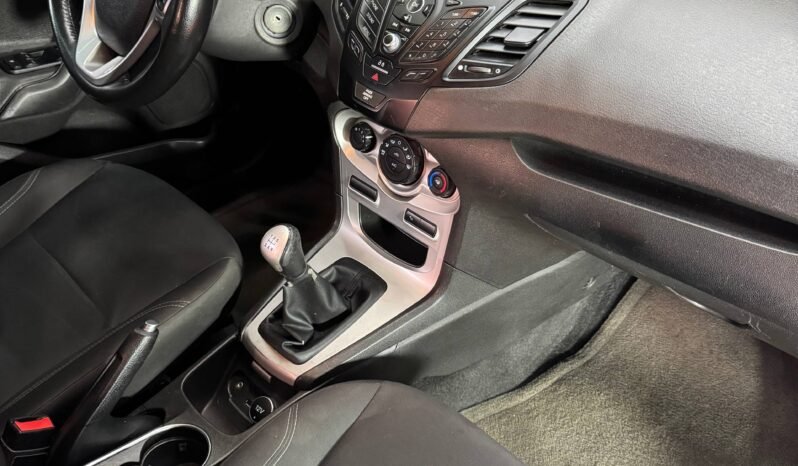 
								FORD FIESTA SE MT 1.6 SD full									