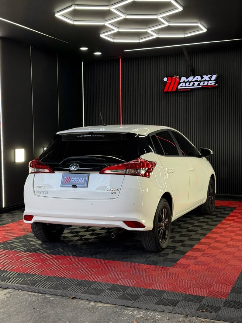 
								TOYOTA YARIS  AT 1.5 full									