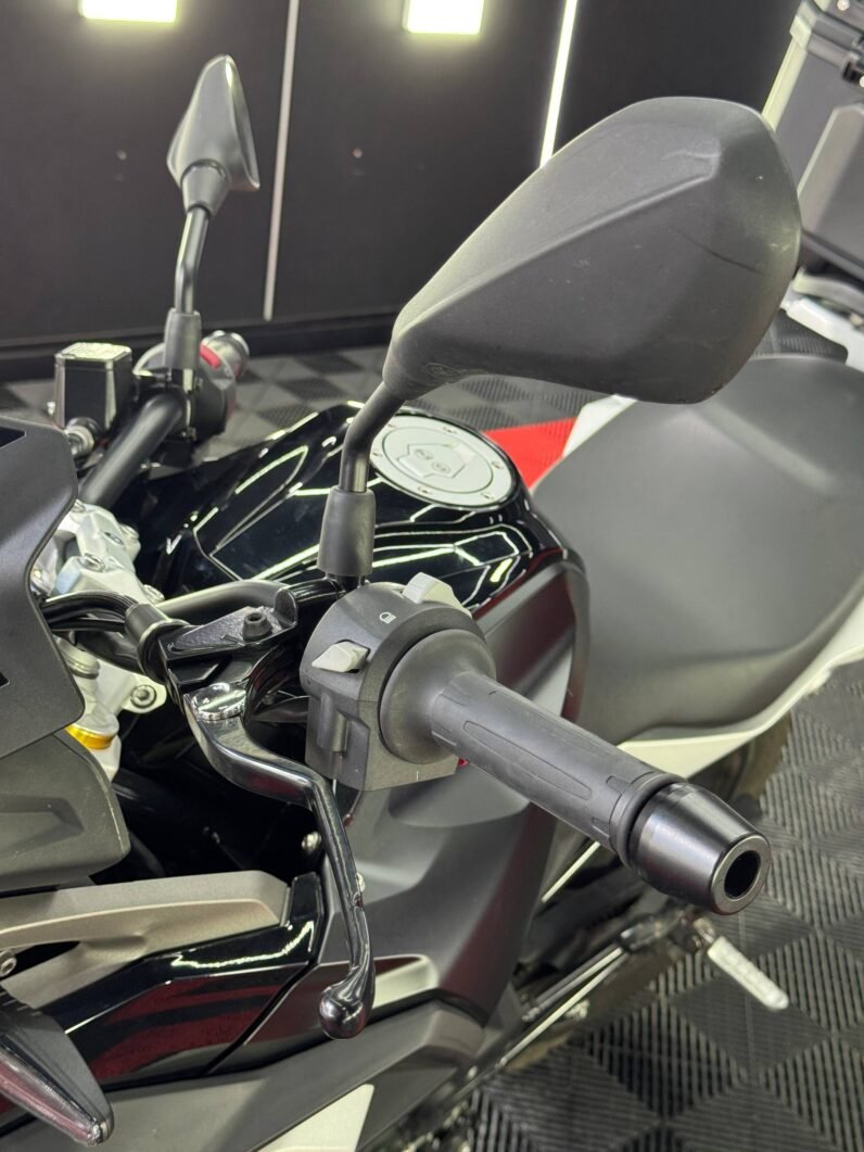 
								BMW G310GS full									