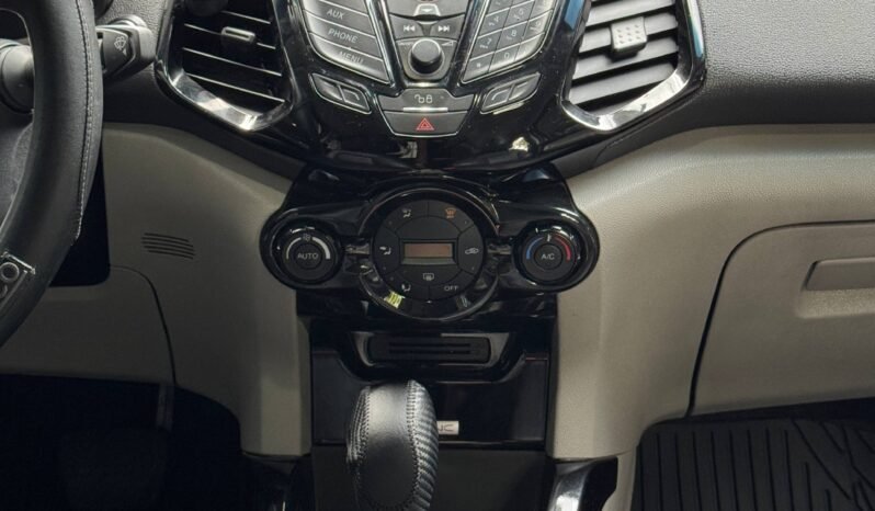 
								FORD ECOSPORT TITANIUM AT 4X2 full									