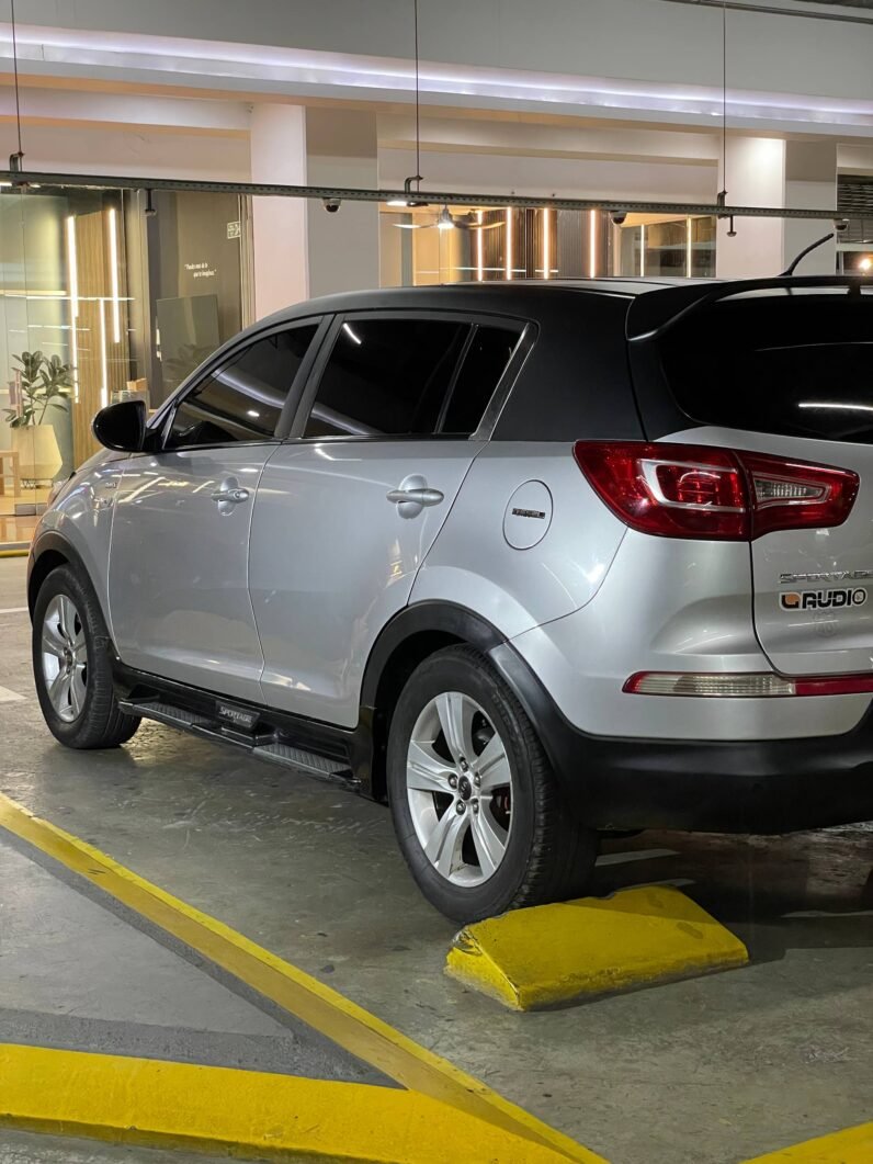
								KIA SPORTAGE REVOLUTION 4X4 DIESEL full									